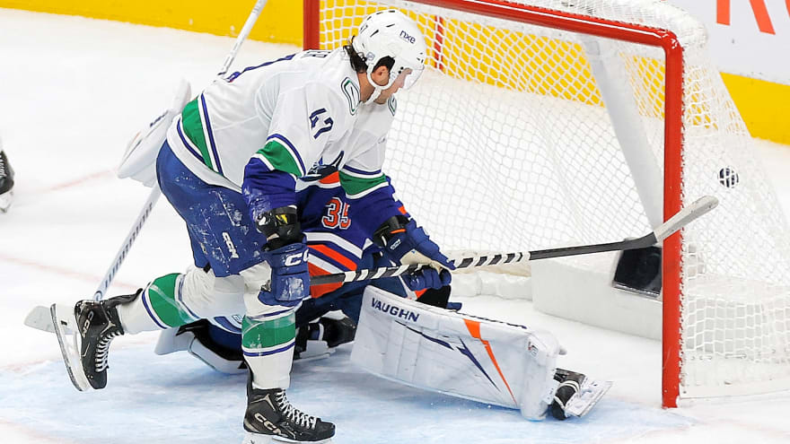 ‘Is that Rocket Richard?’: Cotter makes good on his opportunities in Canucks debut