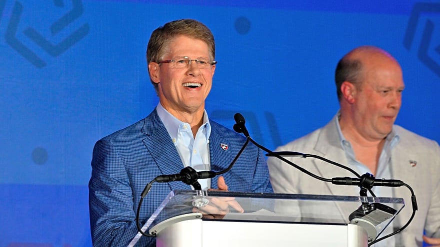 How did the Hunt family build the Kansas City Chiefs as a giant sports brand