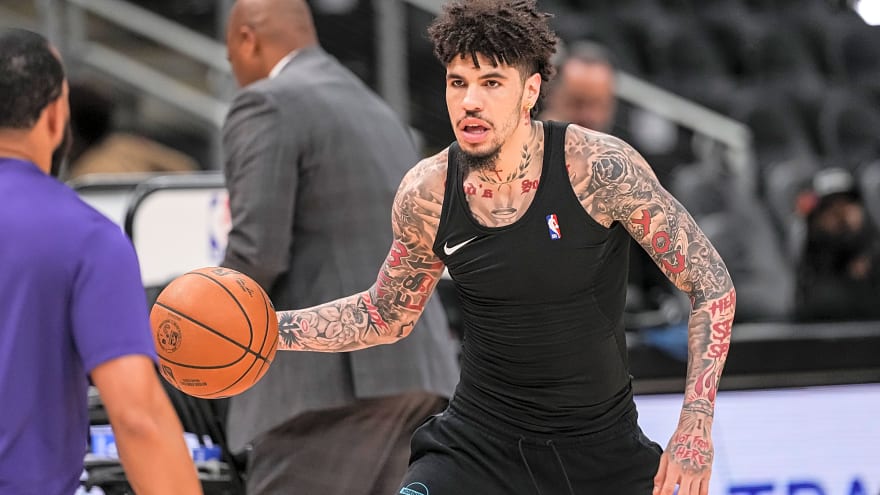 Hornets Fans Are Tired of LaMelo Ball