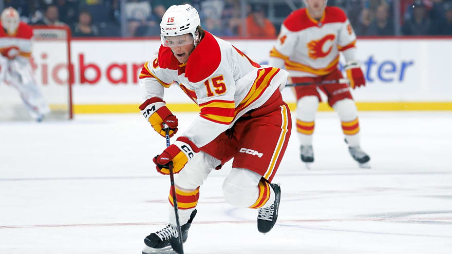 Flames recall forward Dryden Hunt