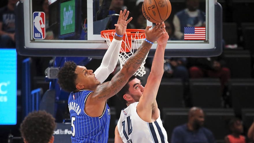 Grizzlies pick up options on Zach Edey, Cedric Coward