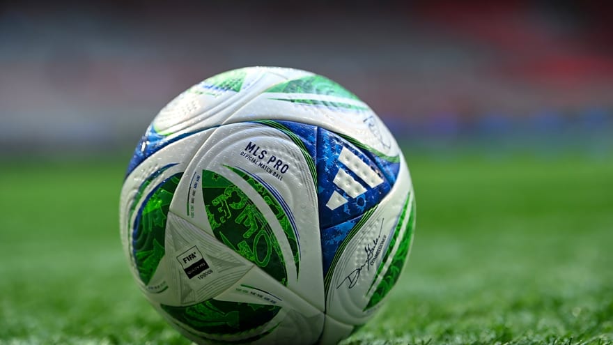 Report: Leeds could sign 23-year-old midfield target in January due to affordable clause