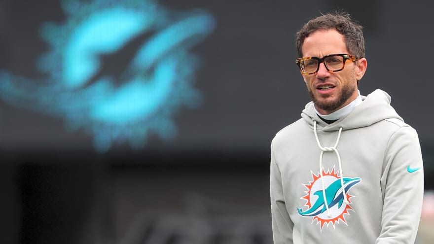 The Dolphins will try to tackle every lingering narrative of the Mike McDaniel era along with the Steelers in a season-defining contest on Monday night
