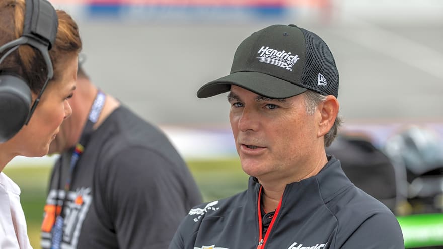 When Dale Earnhardt’s 'He Ain’t Too Smart' Remark About Jeff Gordon Was Vindicated Just Minutes Later at Michigan