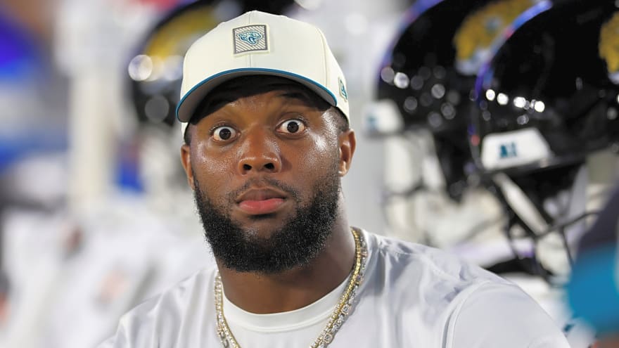 Jaguars Restructure Contracts Of DEs Josh Hines-Allen, Travon Walker
