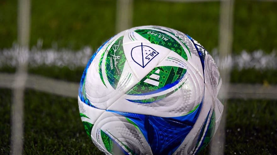 Real Madrid keen to hijack Manchester United move for 19-year-old midfield sensation