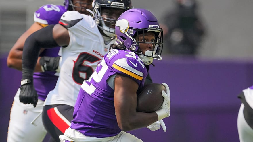 Vikings Activate RB Ty Chandler From IR