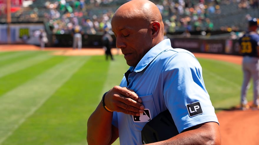 Umpire gets laughed at by Brewers, Rays for 'missing the easiest call of all time'
