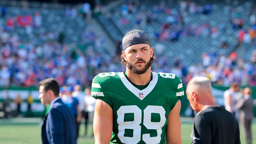 The Jets’ Jeremy Ruckert situation demands attention