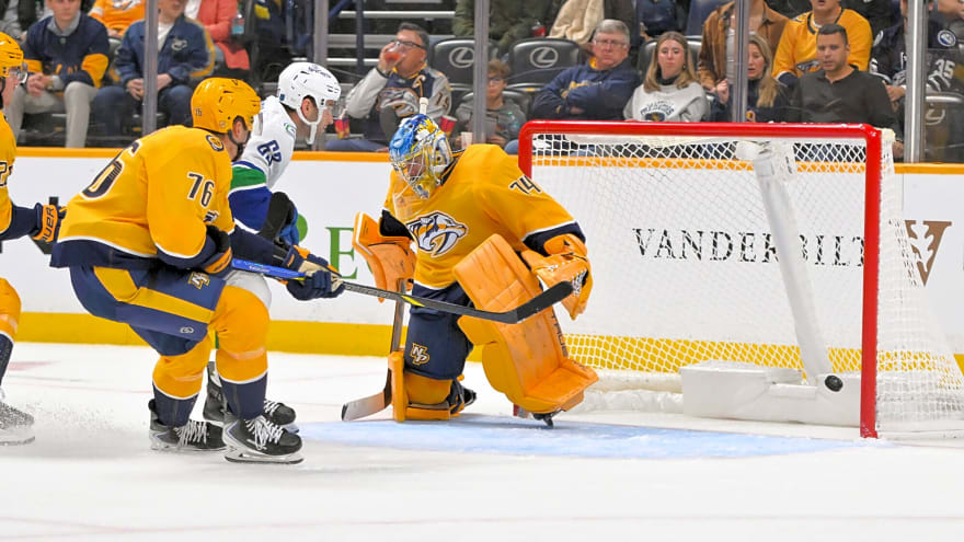  Sasson scores again as Canucks lose 2-1 to the Predators