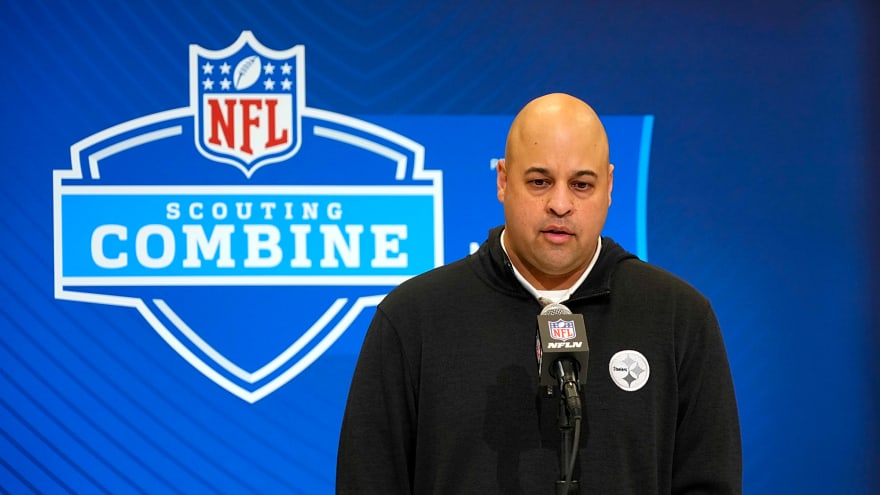 Steelers Sign Former Patriots Big Bruising Veteran Inside Linebacker