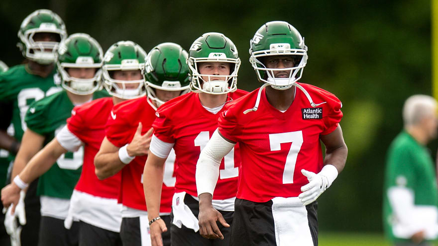 Jets Defense Rattles Geno Smith and Cade Klubnik in First Padded Practice