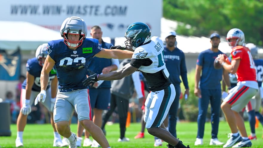 Eagles Releasing S J.T. Gray