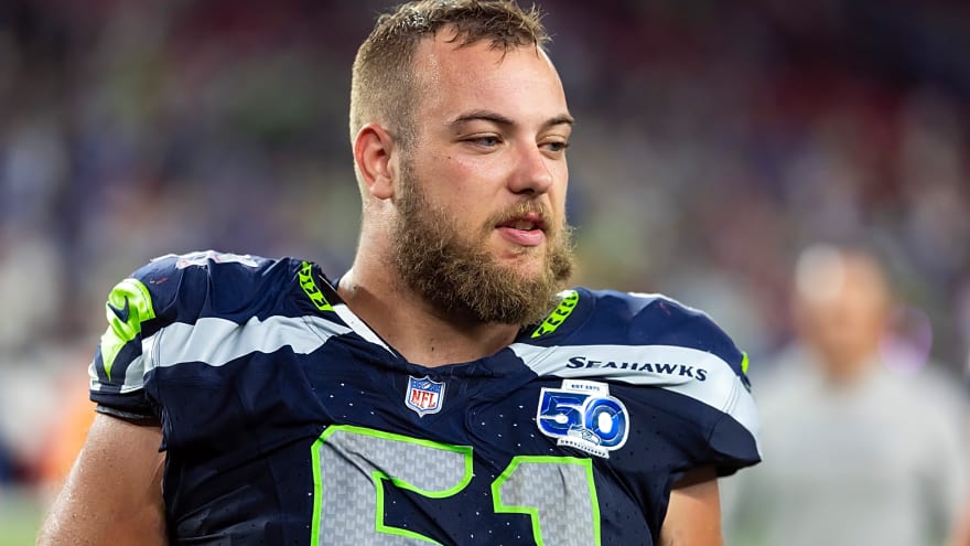 Seahawks Activate C Jalen Sundell, TE Eric Saubert From IR