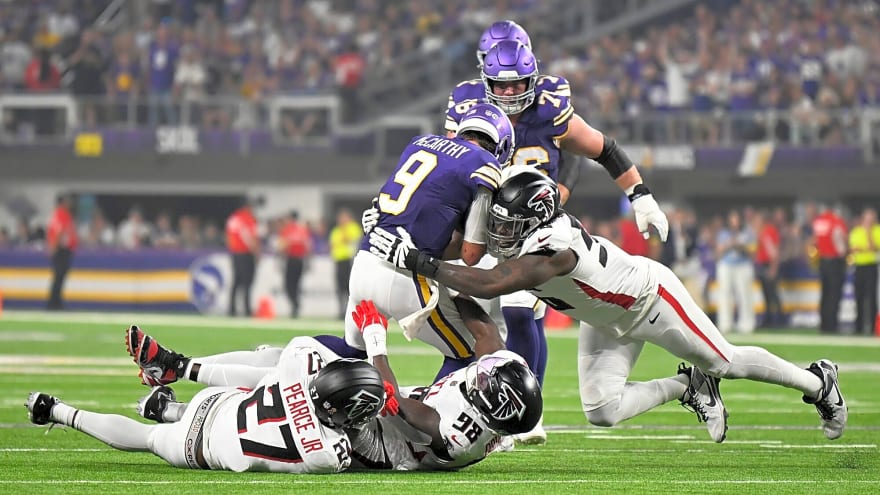 Falcons’ defense is dominating the NFL in one major category, analyst praises ‘insane night’