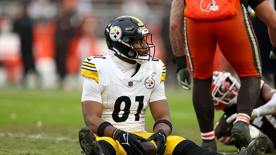 Green Bay Packers' Jonnu Smith Signing Will End the Tucker Kraft Breakout Hype