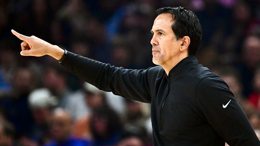 Heat showing cracks at worst time, fall to Raptors again