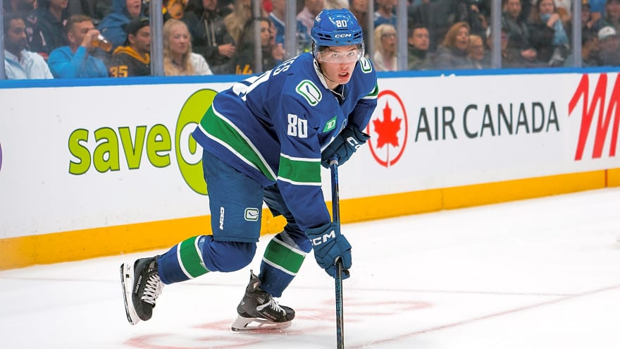 Canucks reportedly considering keeping 2025 first-round pick on roster