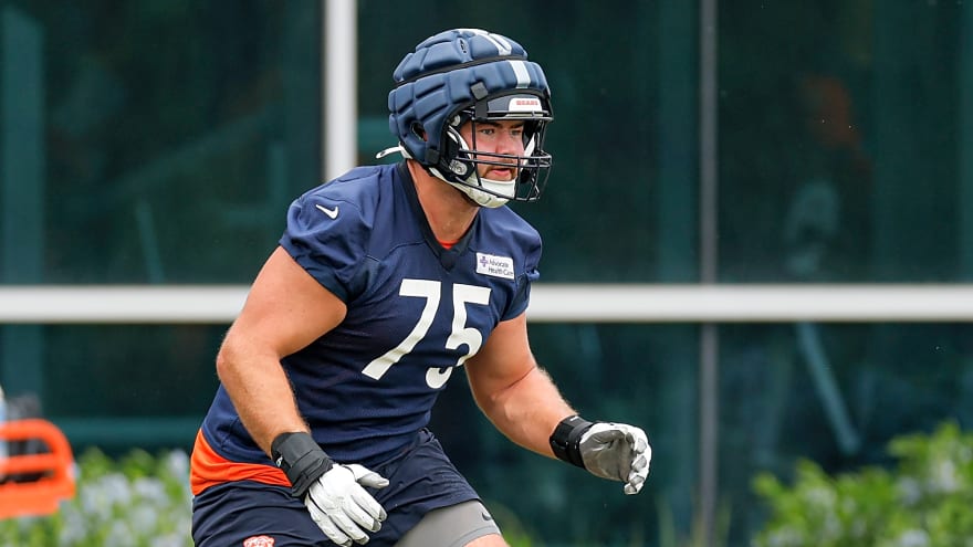 Chicago Bears Face Uncertainty at Left Tackle Heading into Offseason