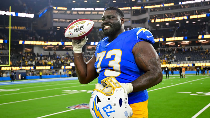 Los Angeles Chargers Projected To Cut Super Bowl Champion Ahead Of 2026 Offseason