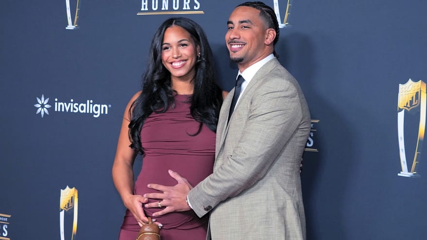 Jordan Love, wife Ronika announce birth of daughter Rayna