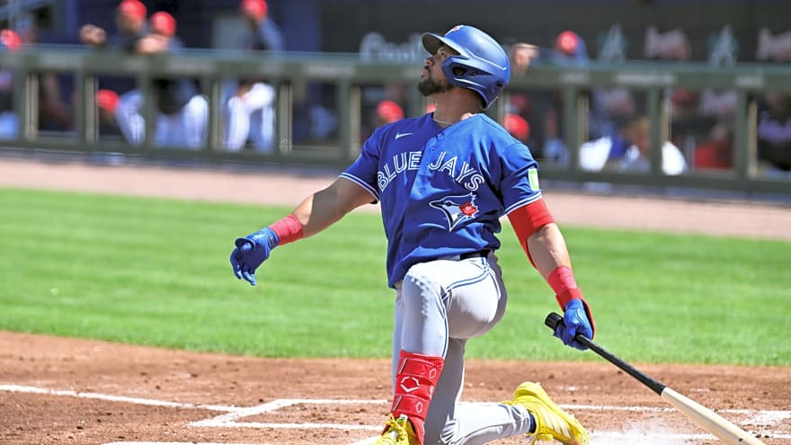 Blue Jays option Jonatan Clase, assign six to Minor League camp