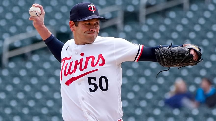 Twins To Select Ben Ross