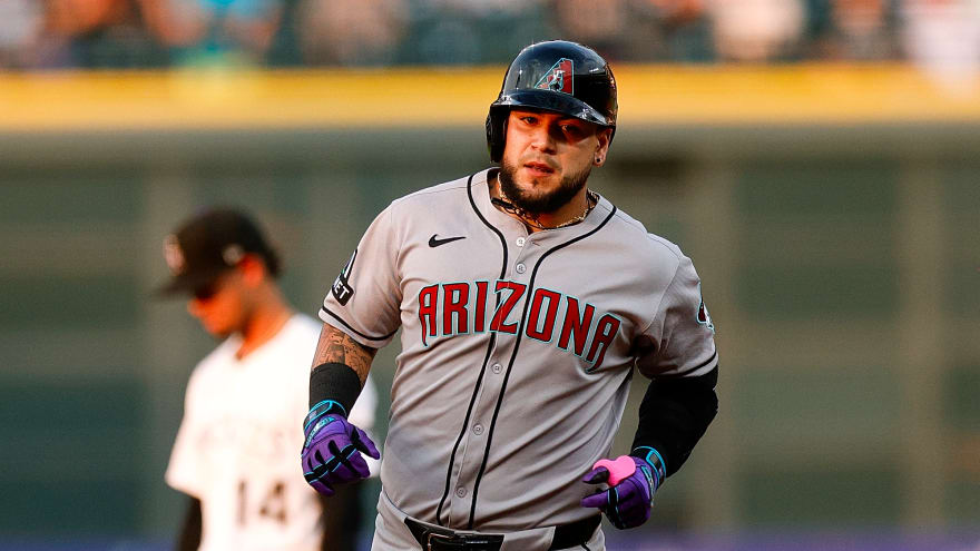 Diamondbacks outright catcher Jose Herrera