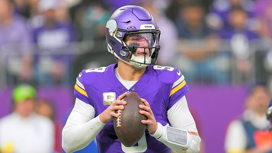 Chicago Bears vs. Minnesota Vikings Start Em Sit Em Week 11 2025 Fantasy Football Breakdown