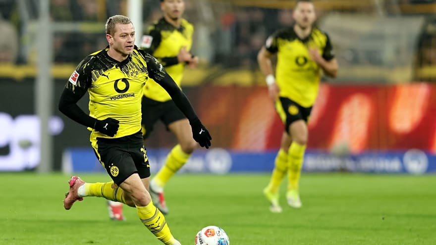 Man Utd keen to sign the ‘assist king’ who’s outperforming Dalot in every way