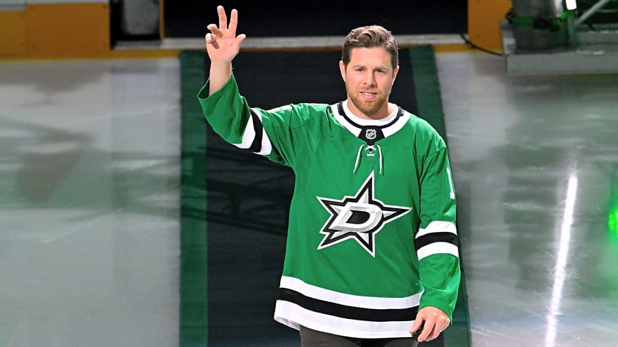 Maple Leafs will reportedly interview Joe Pavelski for head coach