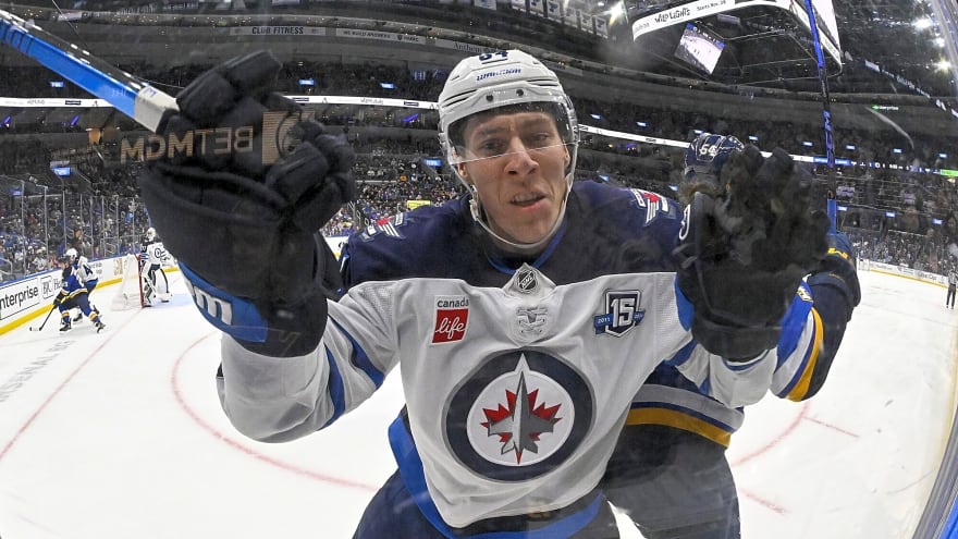 Jets sit Logan Stanley, Luke Schenn ahead of NHL Trade Deadline