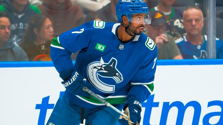 Ex-Canuck PO Joseph signs one-year deal with Hurricanes