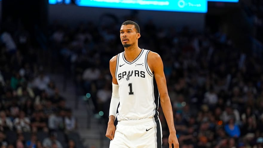 San Antonio Spurs Beat Charlotte Hornets Behind a Great Performance From Victor Wembanyama