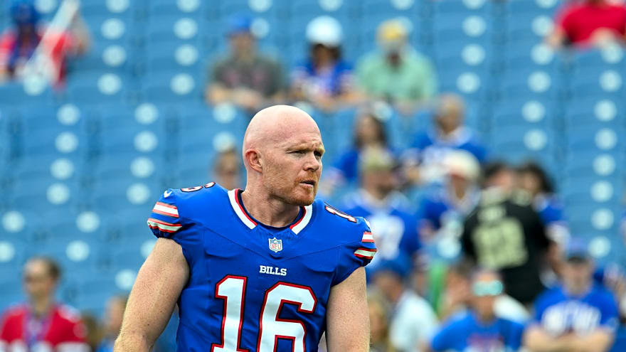 Giants Signing P Cameron Johnston To PS