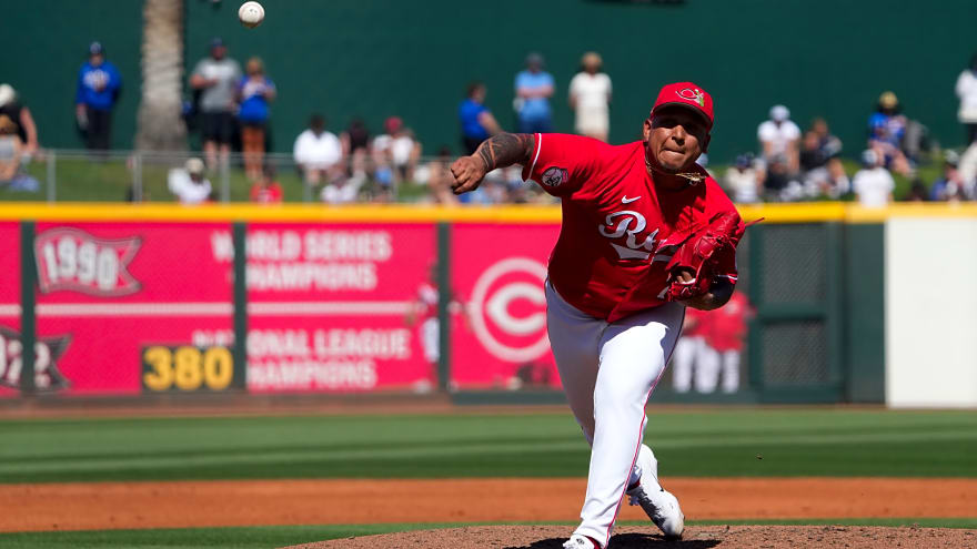 Cubs Claim Julian Aguiar