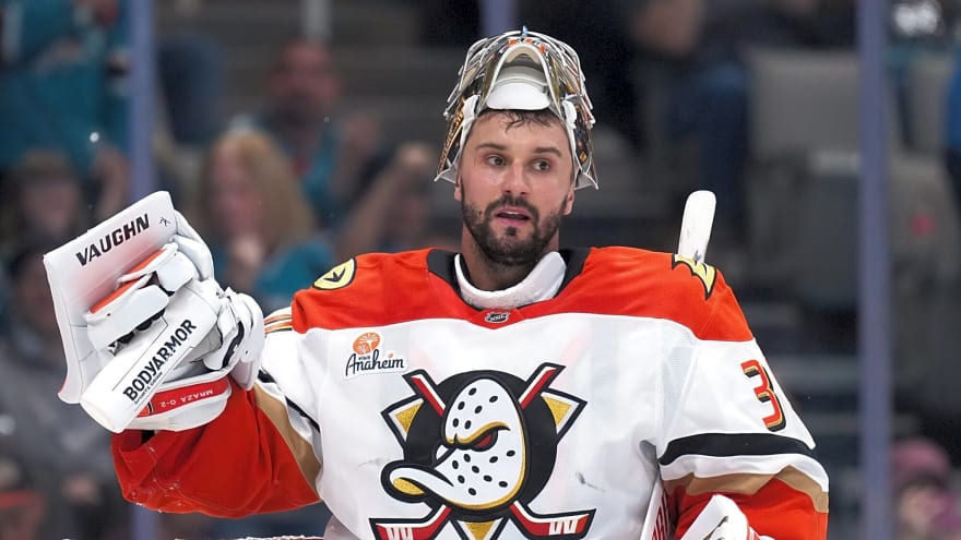 Ducks’ Petr Mrazek leaves game against Blackhawks with lower-body injury