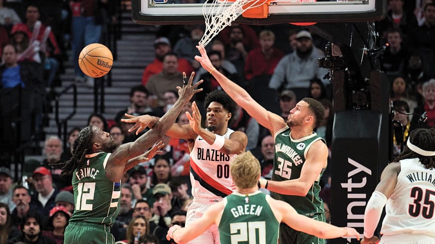 Blazers rout Bucks 130-99