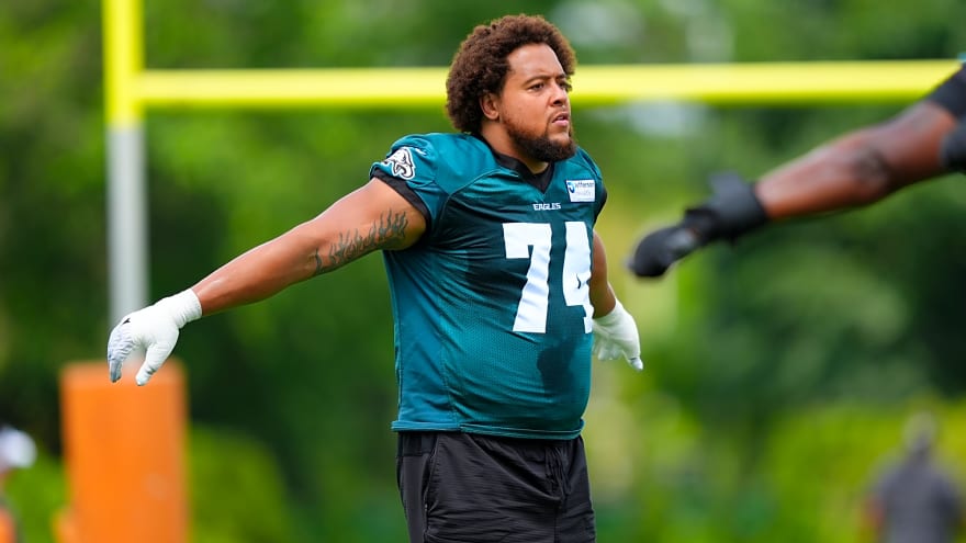 Eagles cut 35 players, set 53-man roster for Super Bowl defense