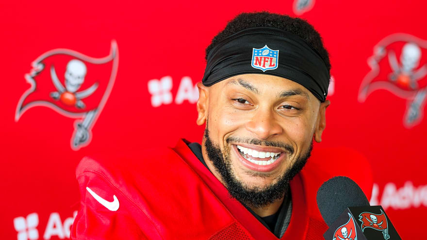 Buccaneers Lose Antoine Winfield for Up to Four Weeks