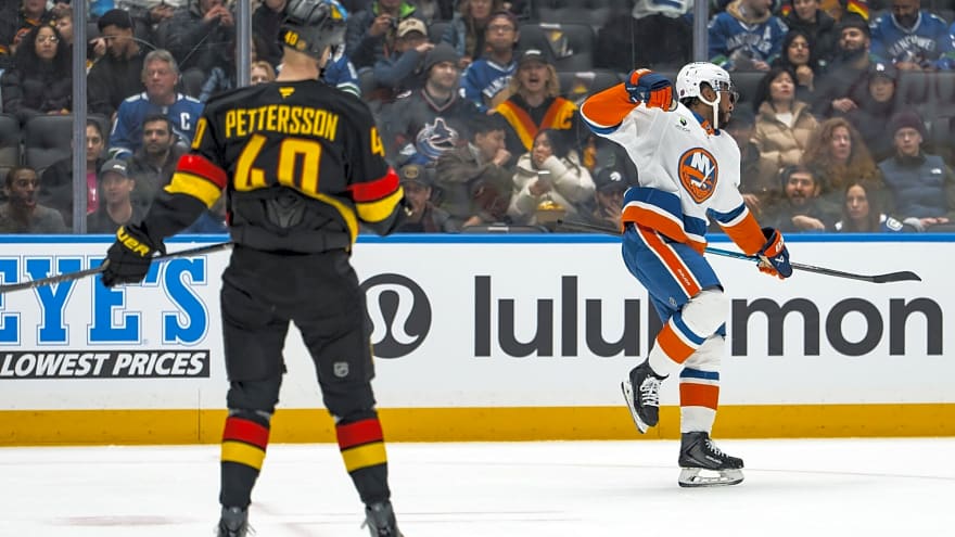  Canucks deliver best performance of the season in historic 11th straight loss