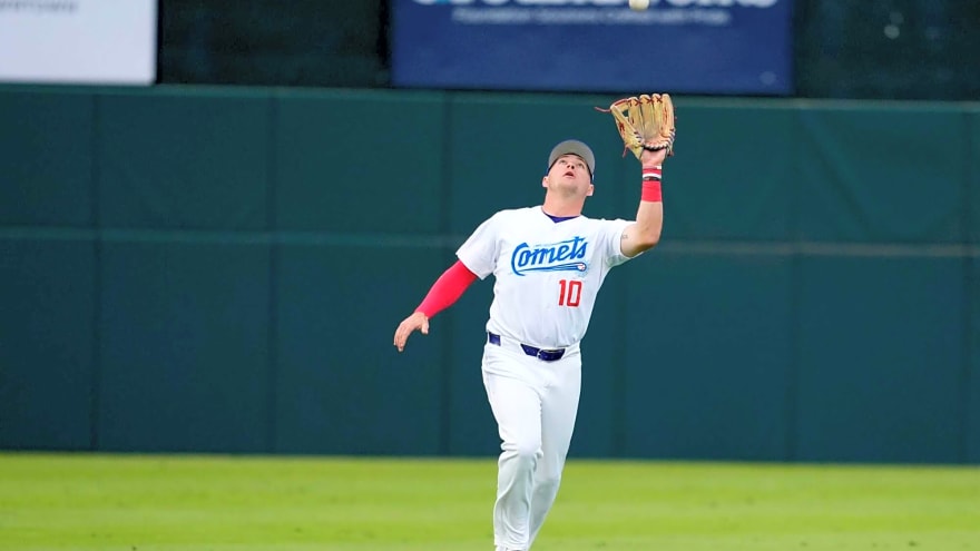 Dodgers To Promote Ryan Ward