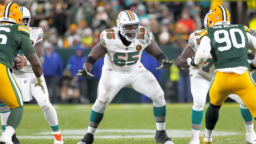 San Francisco 49ers: Land Starting-Caliber Offensive Lineman With 32 Starts