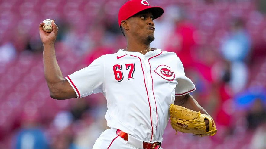 Orioles Claim Yosver Zulueta
