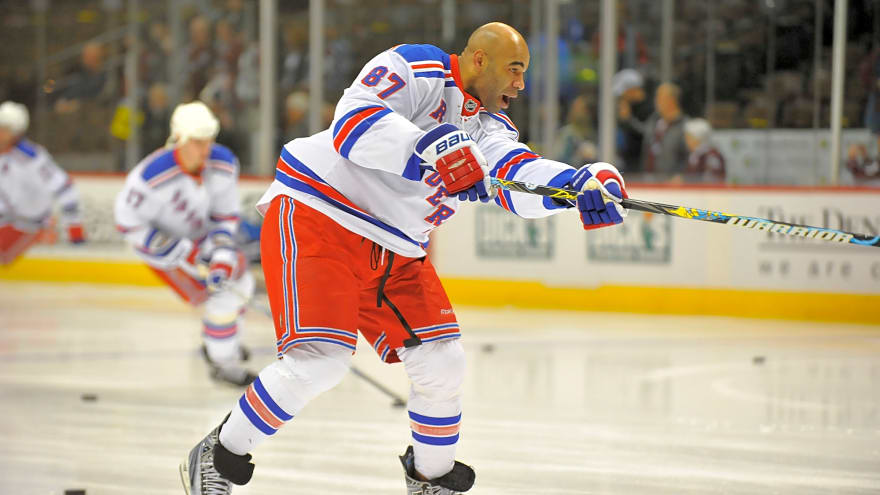 Donald Brashear makes (another) return to the game