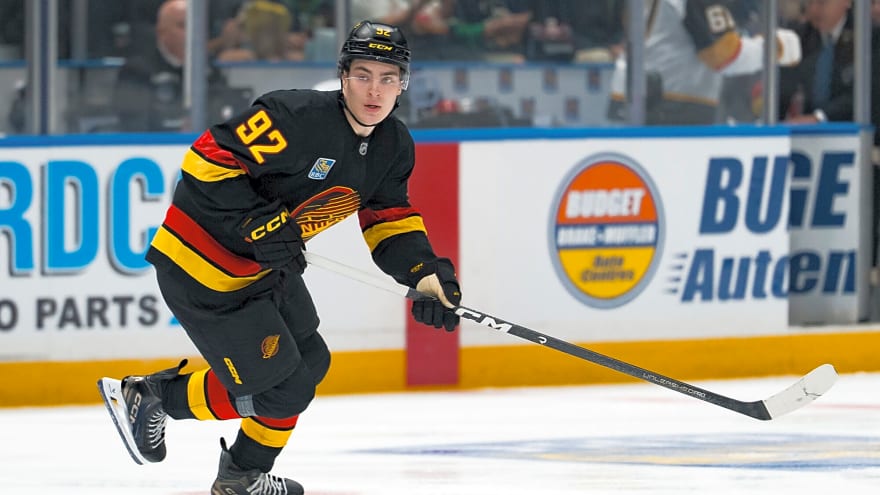 Scenes from morning skate: Signs point to Öhgren as a possible scratch for Canucks vs. Red Wings