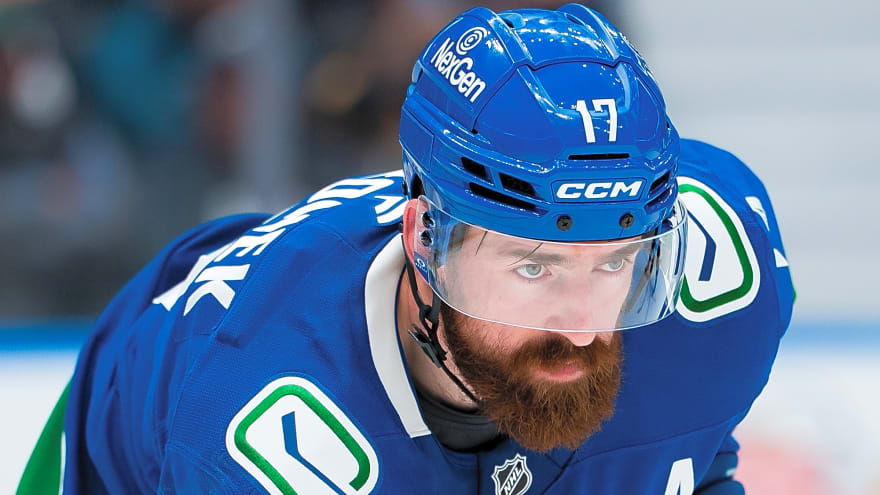 Why Filip Hronek would be perfect for the Toronto Maple Leafs