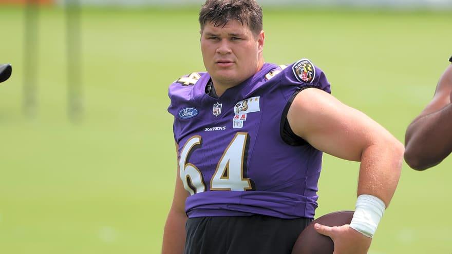 New York Giants Predicted to Land ‘One of the NFL’s Finest Offensive Linemen’ in Free Agency