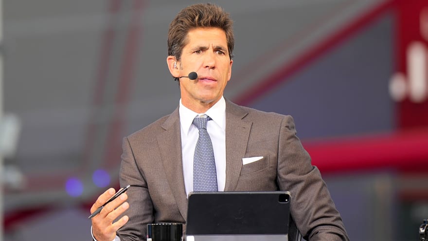 Ex-Warriors GM Bob Myers is being linked to 1 team