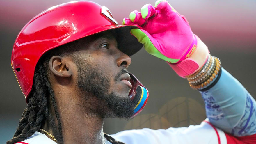 Elly De La Cruz homers as Reds delay Dodgers' division clinch